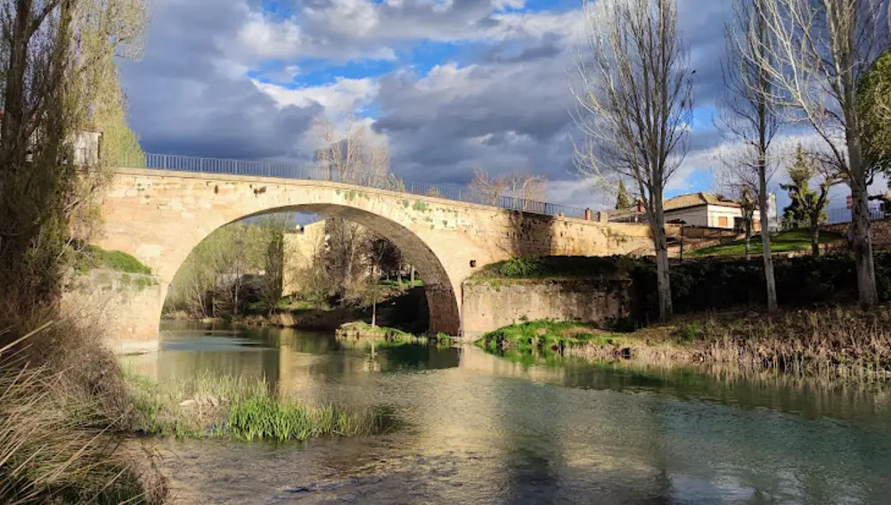 Puente sobre el río Tajo en Trillo (Guadalajara)