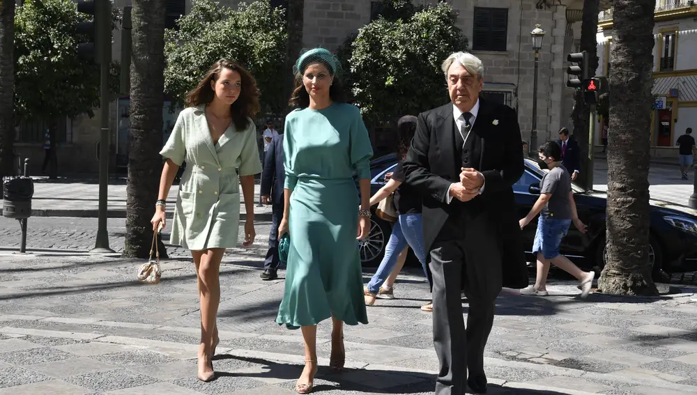 Alberto Cortina, Elena Cué y su hija Alejandra
