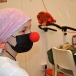 Mil narices de payaso para arrancar una sonrisa a niños enfermos de cáncer