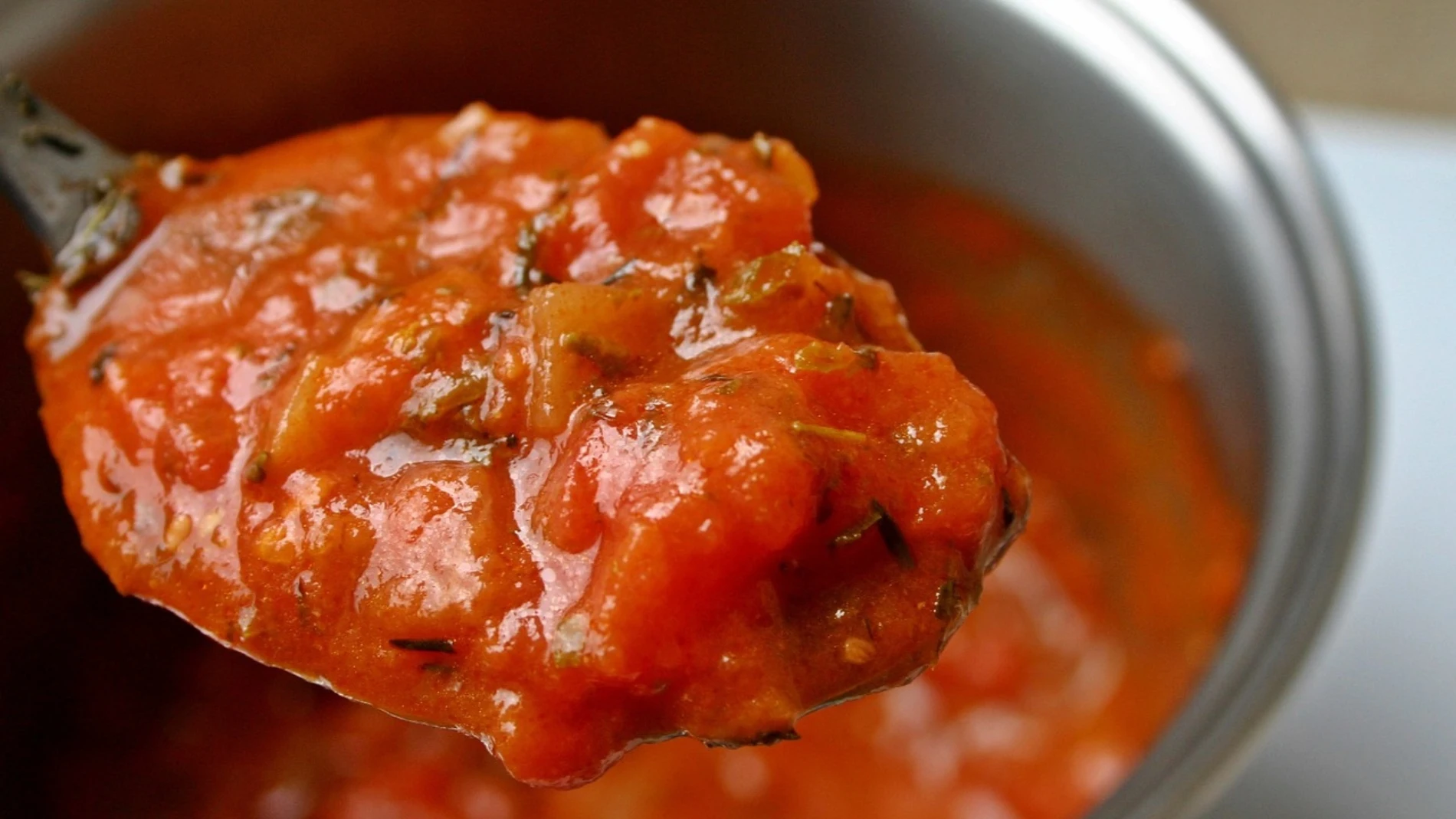 Este es el tomate frito más saludable del supermercado según la OCU