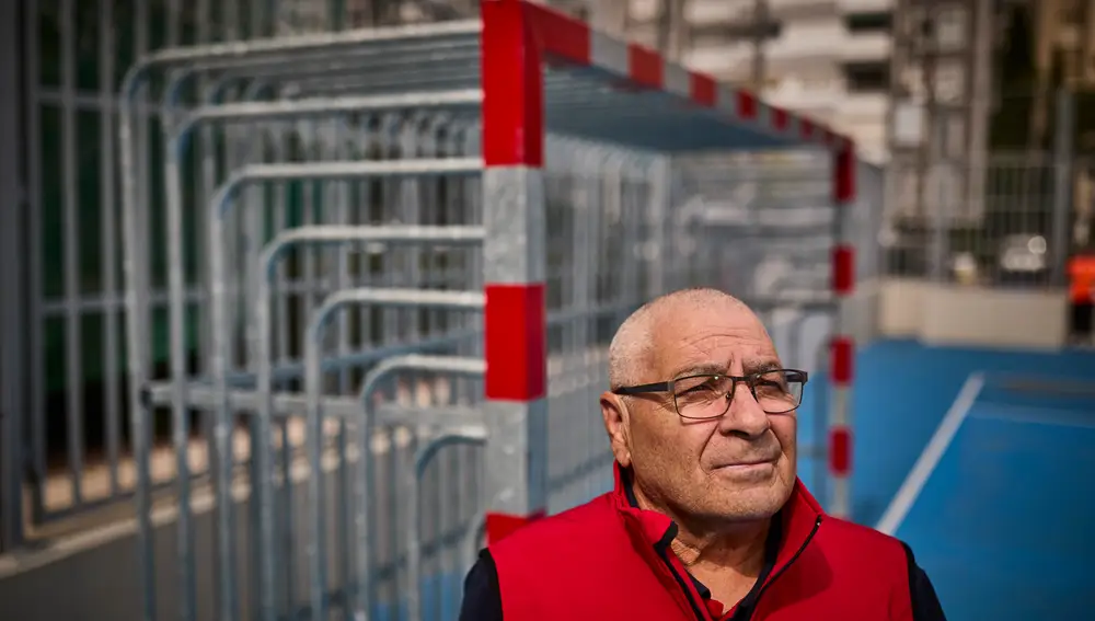 Entrevista con Cándido Gómez, el conductor del camión Pegaso que transportó la portería desde la vieja Ciudad