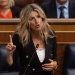 Economía.- Yolanda Díaz presume de los datos de empleo frente al PP, que denuncia la precariedad laboral de los jóvenes