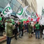 Personal de la Agencia Tributaria se moviliza en A Coruña en demanda de mejoras salariales y laborales