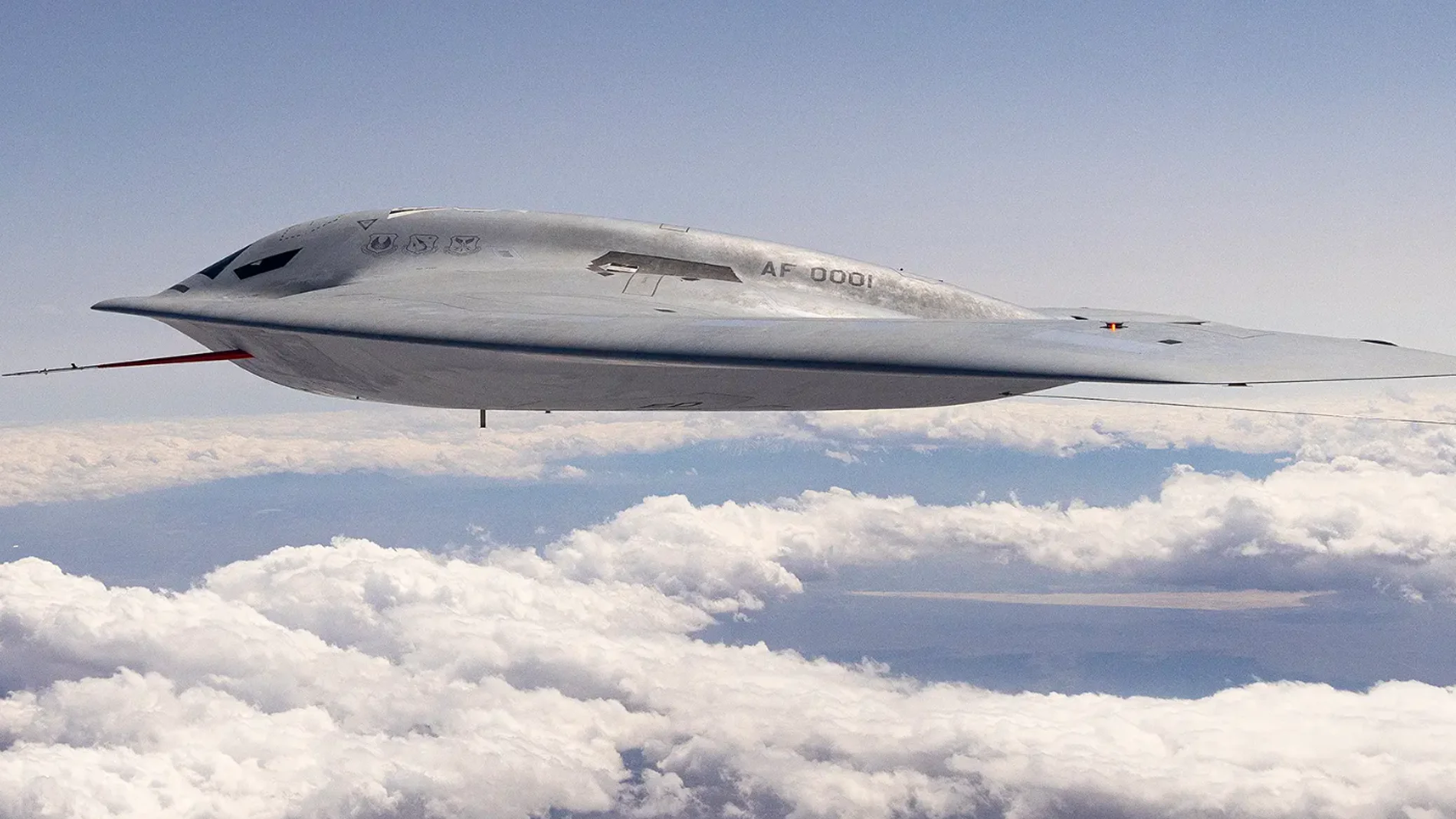 La primera fotografía del bombardero B-21 Raider en pleno vuelo