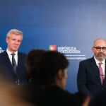 Rueda, hoy, con el ministro portugués de Infraestructuras, Miguel Pinto Luz. 