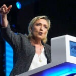 Marine Le Pen se dispone a ganar sus terceras elecciones europeas, las segundas a Emmanuel Macron