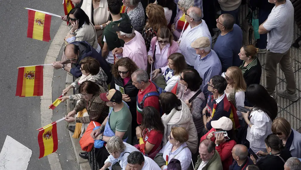 Algunos de los ovetenses que han asistido al desfile