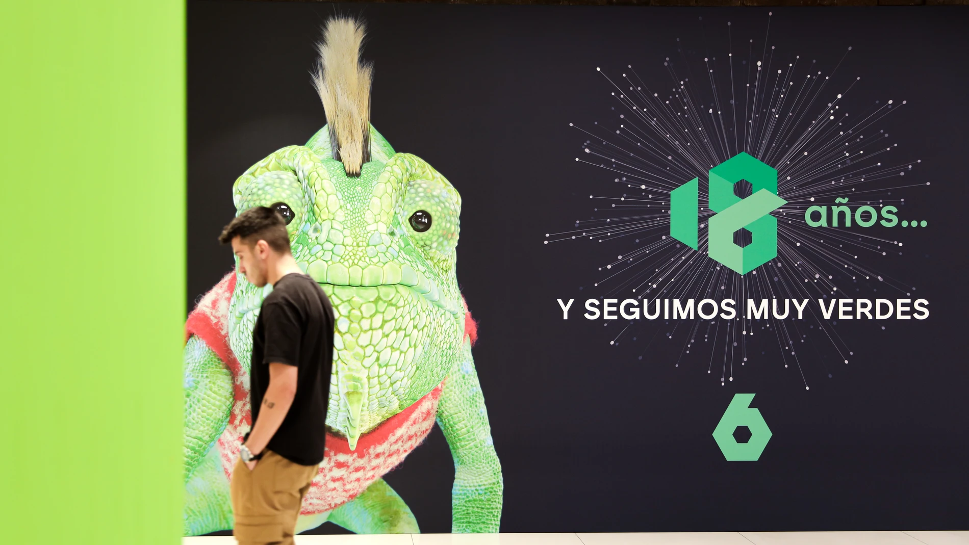 La personalidad de laSexta ha permanecido inalterable en estos 18 años de vida, y sabiendo adaptarse a la perfección al paso del tiempo innovando y arriesgando