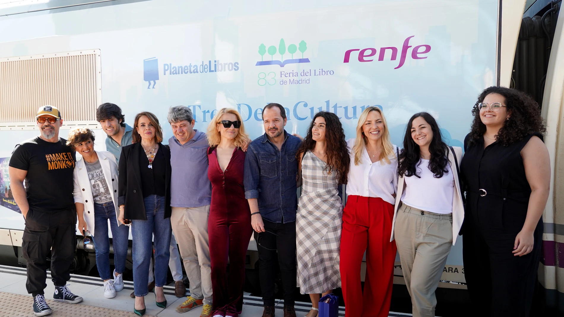 Acto 'Vuelve la literatura a todo tren', organizado por el Grupo Planeta con motivo de la próxima Feria del libro de Madrid, en el que participan los autores Henar Álvarez, Carme Chaparro, Lucía Galán, Alfonso Goizueta, Susanna Isern, Ángel Martín, Carmen Mola, Alina Not, Sonsoles Ónega, César Pérez Gellida e Inma Rubiales