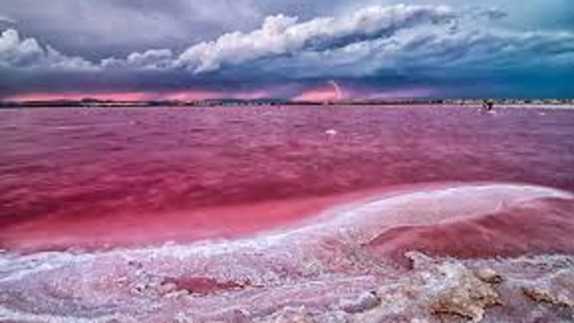 Este es el único parque natural de España que tiene una laguna rosa