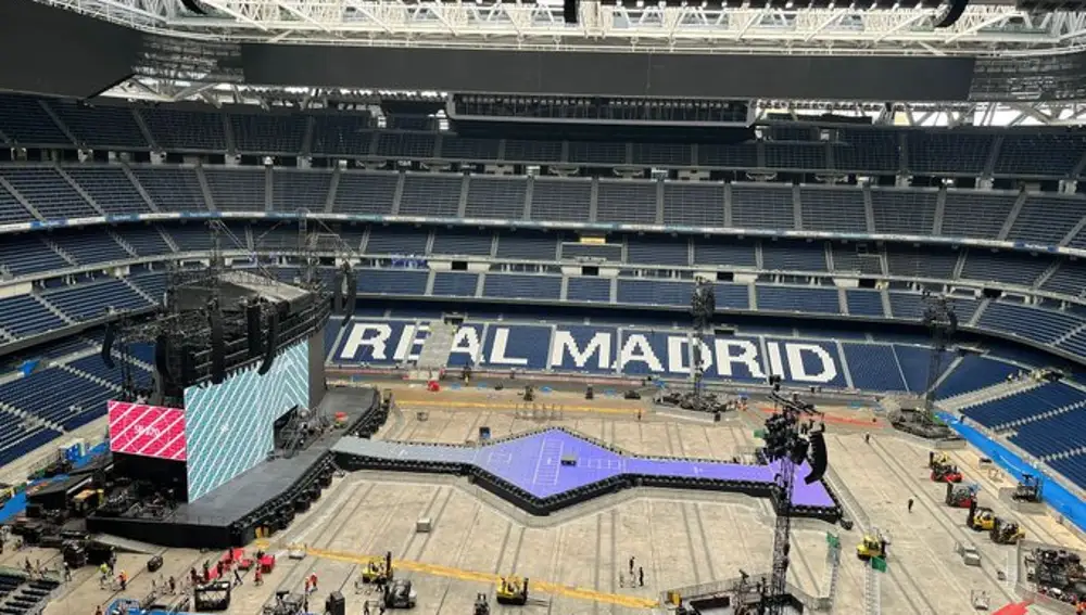 El interior del Bernabéu, en plenos preparativos para el concierto de Taylor Swift
