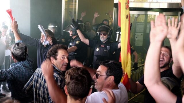 Imagen de los altercados en la Delegación de la Junta en Salamanca