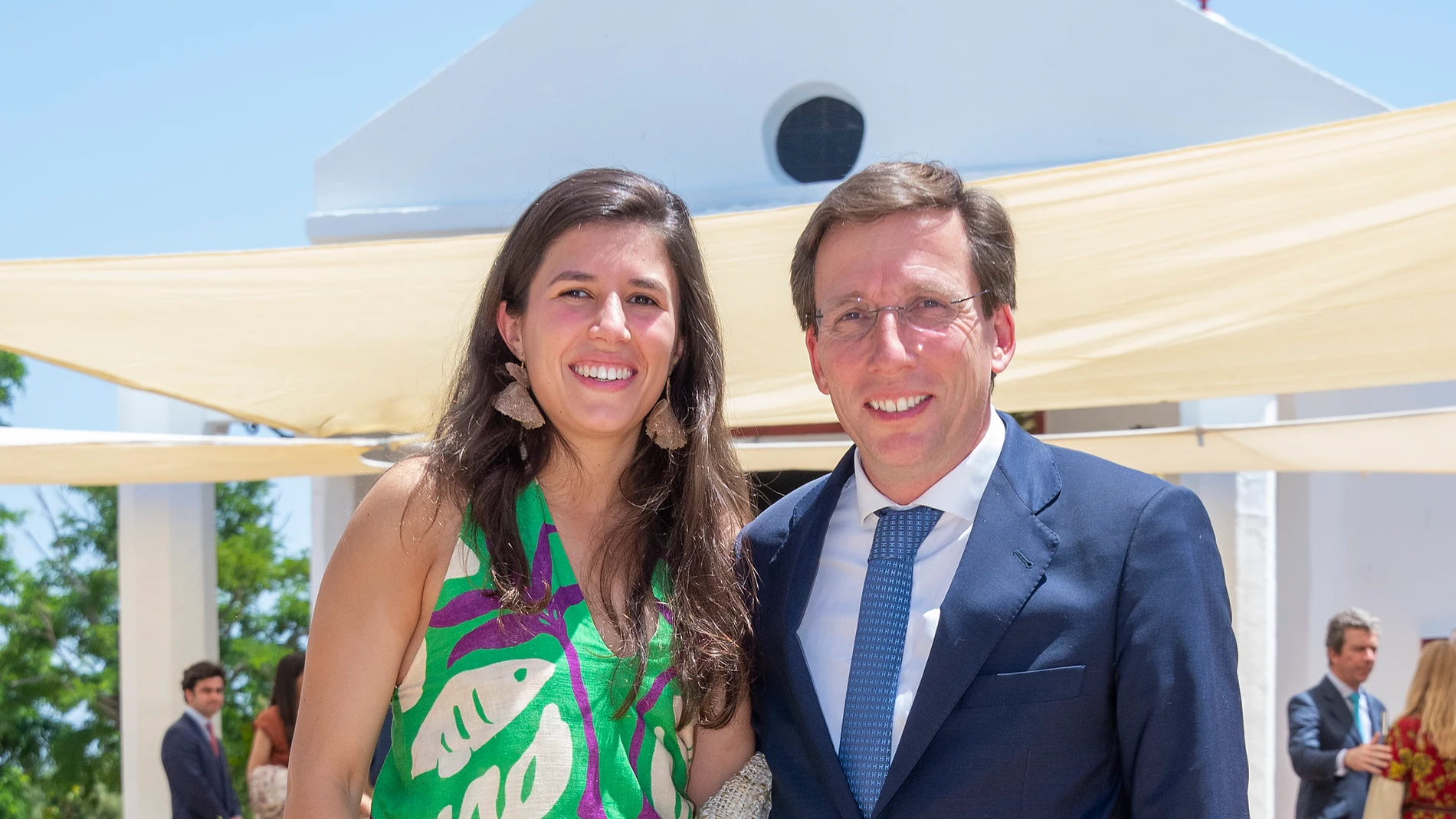 Teresa Urquijo y José Luis Martínez-Almeida, de boda en Sevilla