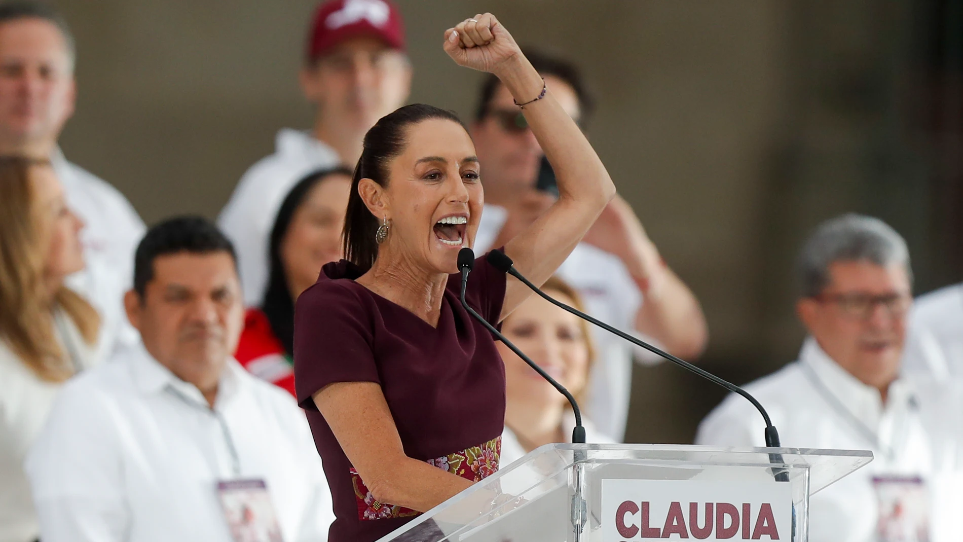 MEX9387. CIUDAD DE MÉXICO (MÉXICO), 29/05/2024.- La candidata presidencial oficialista Claudia Sheinbaum habla durante su cierre de campaña este miércoles, en el Zócalo de la Ciudad de México (México). EFE/ Isaac Esquivel