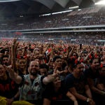 El público vibra durante el concierto de la banda AC/DC