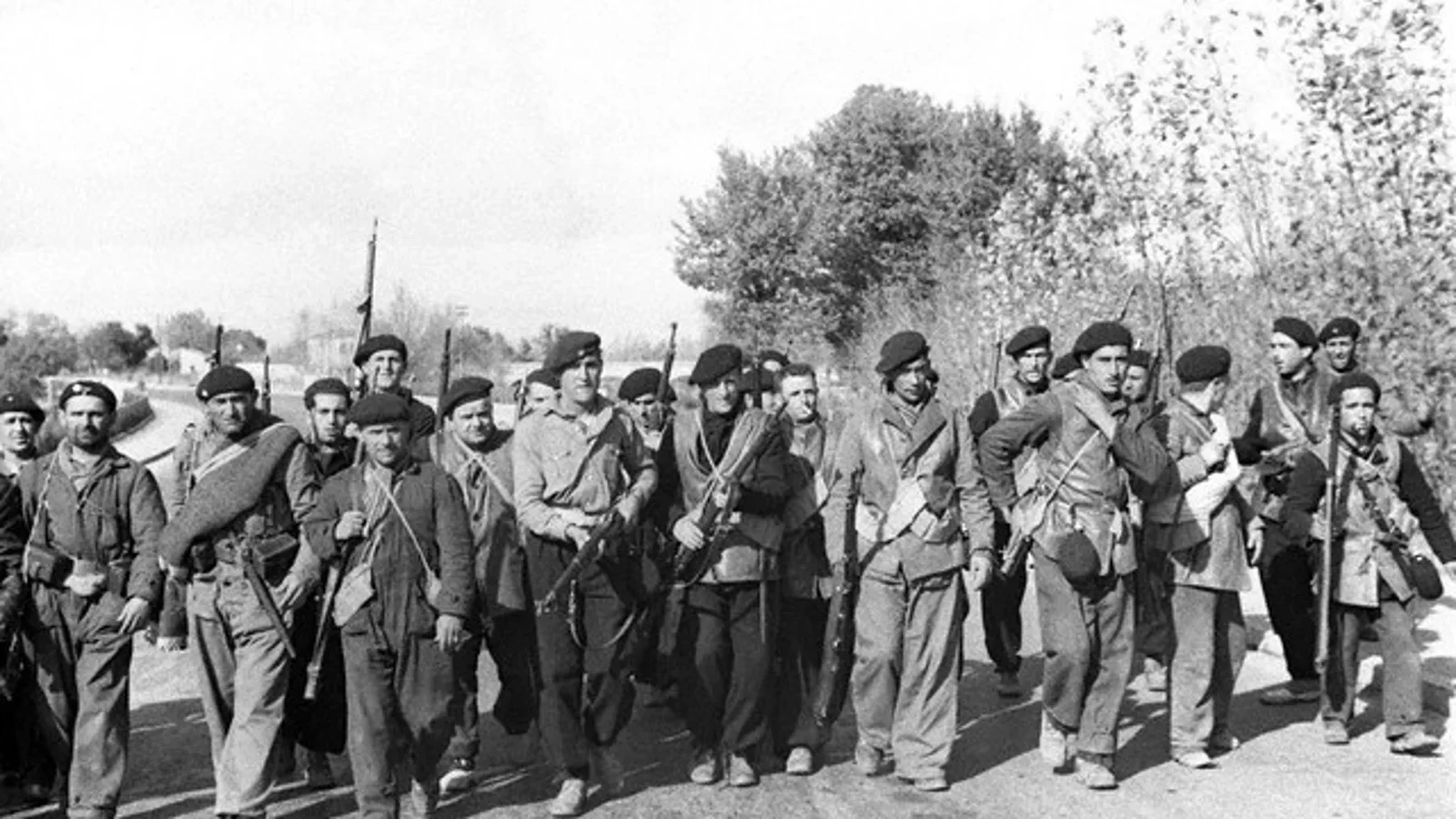 Miembros del batallón Comuna de París, integrado en la IX Brigada Internacional, en Madrid en noviembre de 1936