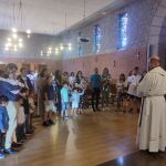 Bendición y consagración de los niños del personal de la UCAV