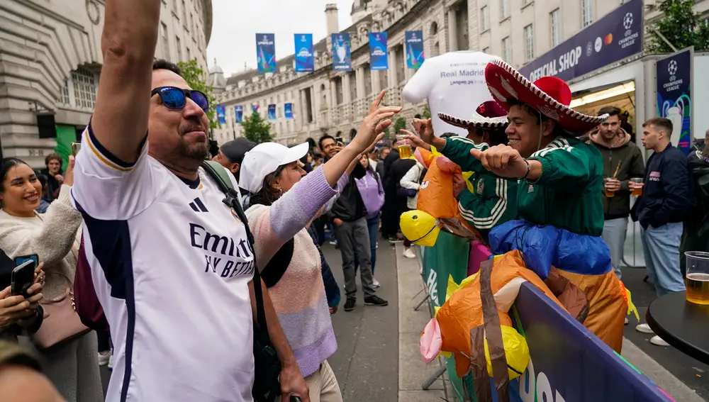 Britain Soccer Champions League Fans