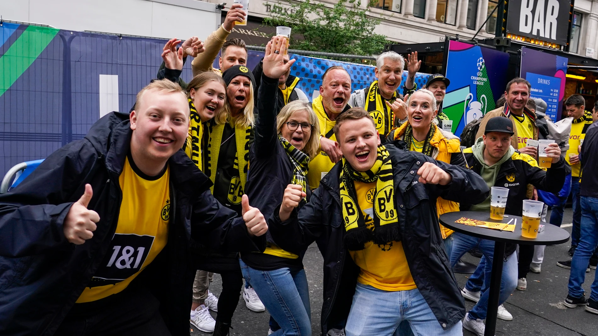 Borussia Dortmund fans gather in a fan zone in Regent Street, in London, Friday, May 31, 2024, ahead of tomorrow's UEFA Champions League final at Wembley stadium between Borussia Dortmund and Real Madrid. (AP Photo/Alberto Pezzali)