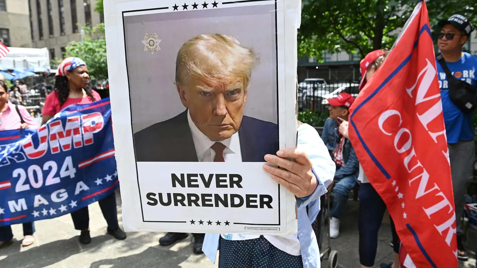 EEUU.- Trump se declara "preso político" mientras pide donaciones a sus simpatizantes para la campaña electoral