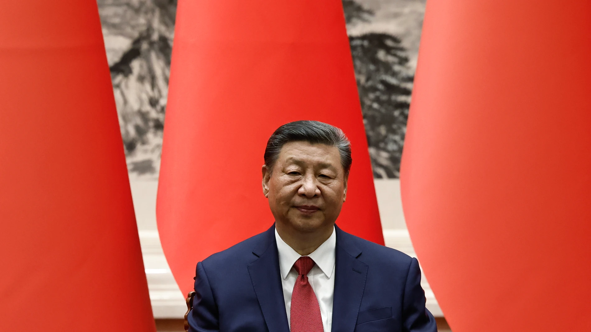 Beijing (China), 31/05/2024.- Chinese President Xi Jinping attends a signing ceremony with Bahrain's King at the Great Hall of the People in Beijing, China, 31 May 2024. Bahrain's King is on an official state visit to China. (Bahrein) EFE/EPA/TINGSHU WANG / POOL