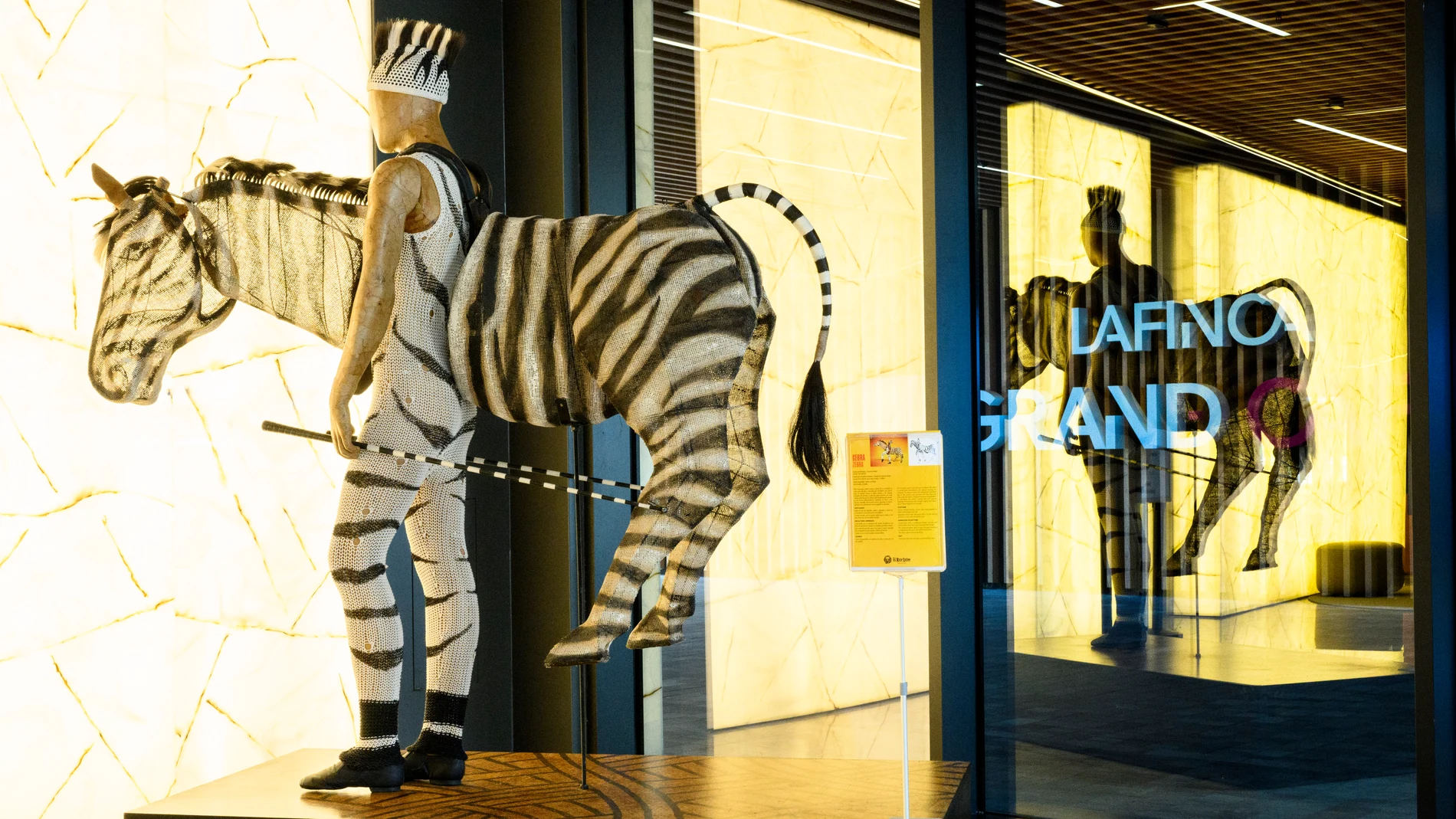 La exposición recoge vestuario original de El Musical El Rey León