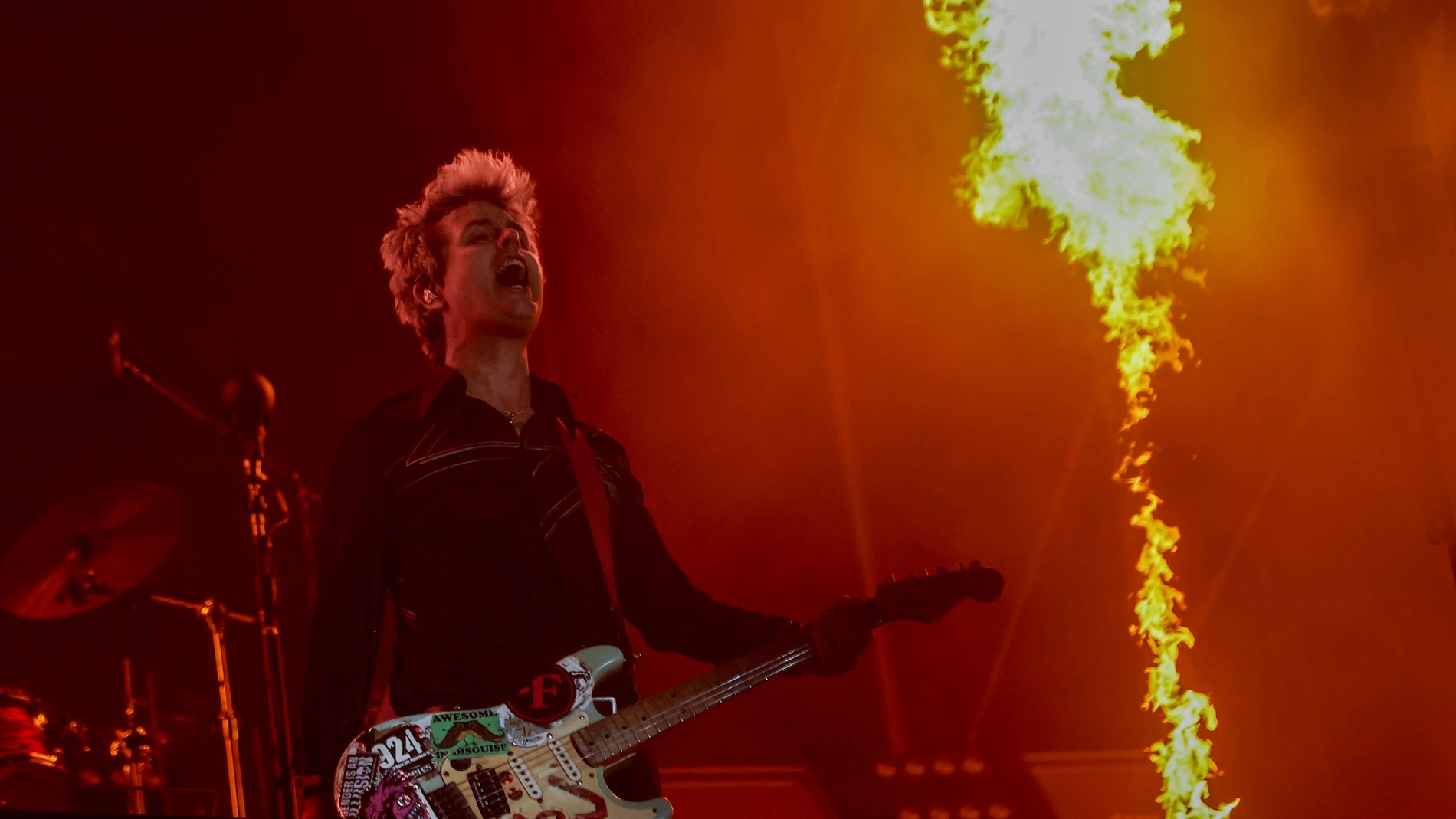 El grupo Green Day durante una actuación en el concierto Road to Río Babel, en la Caja Mágica, a 1 de junio de 2024, en Madrid (España). Green Day es una banda de punk rock gestada en 1986 bajo el nombre de Sweet Children, hasta 1989, cuando se cambiaron al nombre actual. Ha ganado varios Premios Grammy al Mejor Álbum de Rock. 01 JUNIO 2024;GREEN DAY;CONCIERTO;MÚSICA;ROAD TO RÍO BABEL;GRUPO;ROCK;PUNK; Ricardo Rubio / Europa Press 01/06/2024