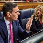 Pedro Sánchez y Yolanda Díaz en una sesión de control del Gobierno, en el Congreso.
