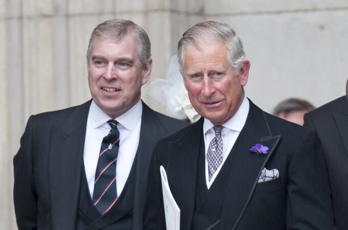 El príncipe Andrés y Carlos III de Inglaterra