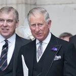 El príncipe Andrés y Carlos III de Inglaterra