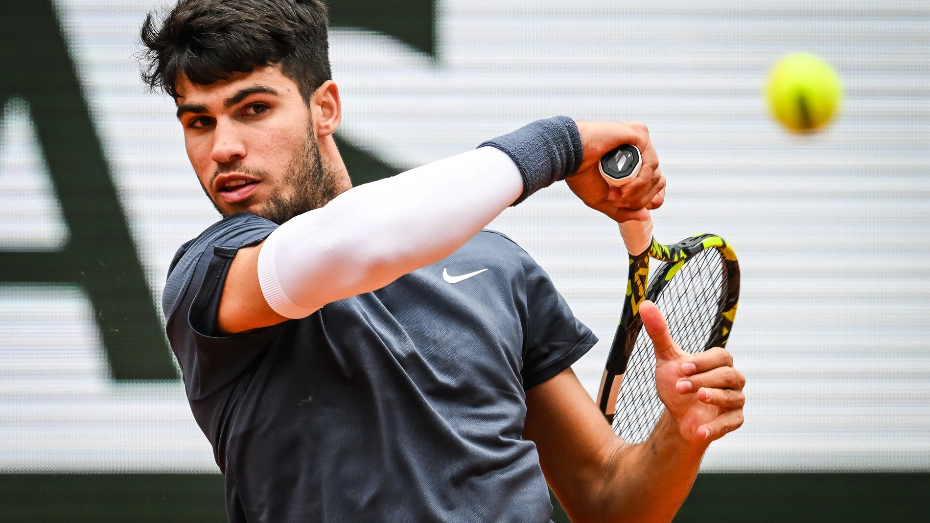 Carlos ALCARAZ of Spain during the eight day of Roland-Garros 2024, ATP and WTA Grand Slam tennis tournament on June 02, 2024 at Roland-Garros stadium in Paris, France - Photo Matthieu Mirville / DPPI AFP7 02/06/2024 ONLY FOR USE IN SPAIN