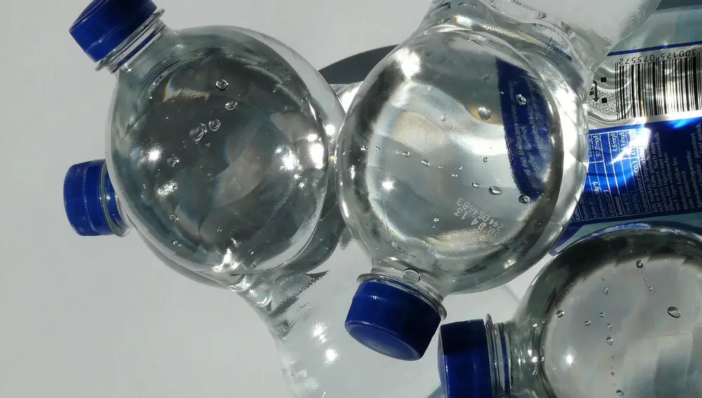 Agua embotellada