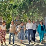 De la Hoz, antes del acto de campaña en Segovia, junto a Francisco Vázquez y José Mazarías entre otros
