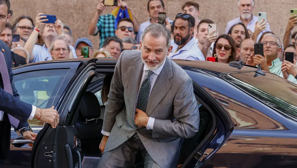 El Rey Felipe VI llega a Las Ventas entre vítores y aplausos