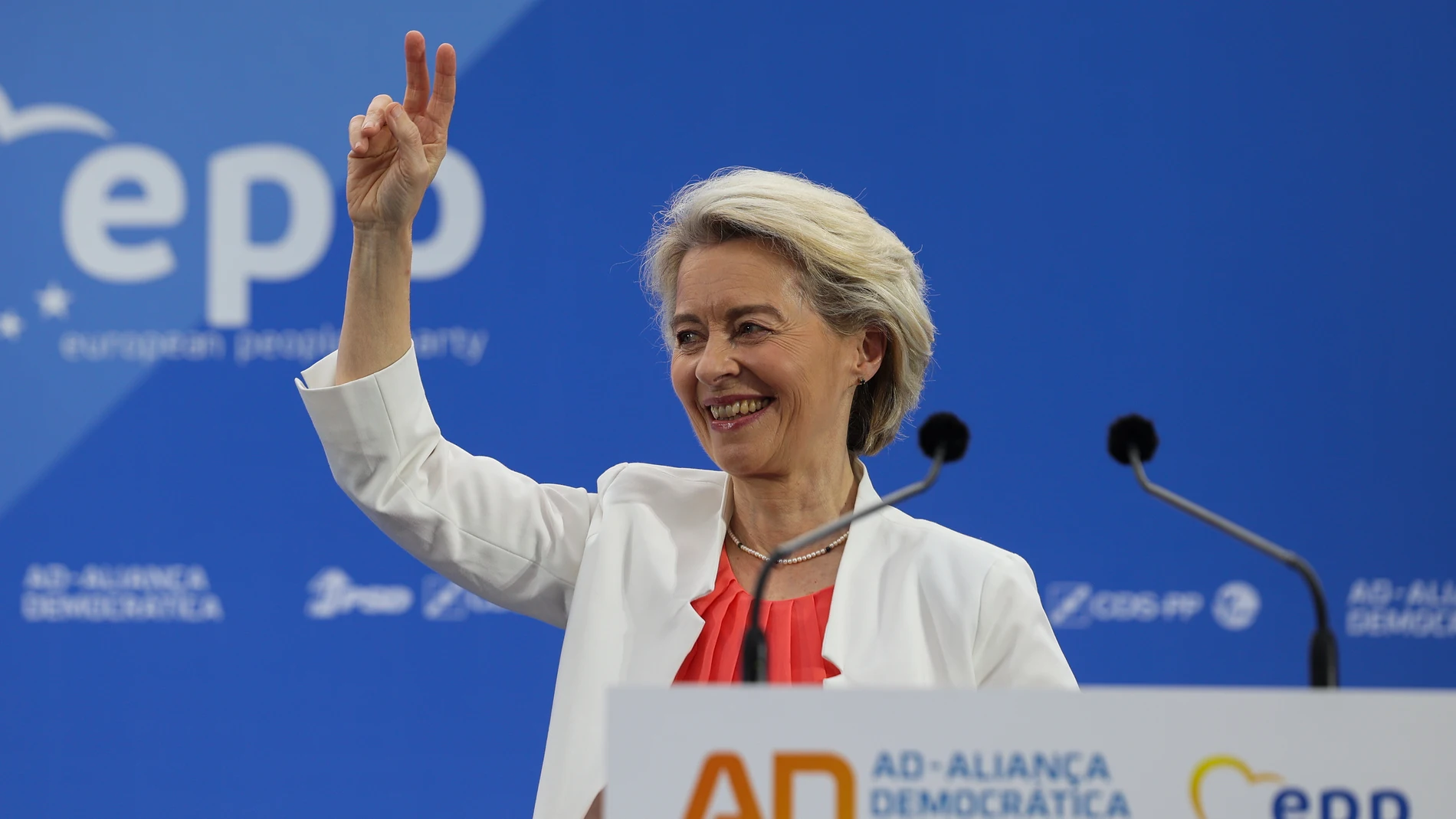 Porto (Portugal), 06/06/2024.- The EPP (European Popular Party) candidate for the presidency of the European Comission, Ursula von der Leyen, delivers a speech during a Democratic Alliance (AD) rally as part of the campaign for the European elections, in Porto, Portugal, 06 June 2024. In Portugal, the European elections take place on 09 June and will be contested by 17 parties and coalitions. (Elecciones) EFE/EPA/TIAGO PETINGA