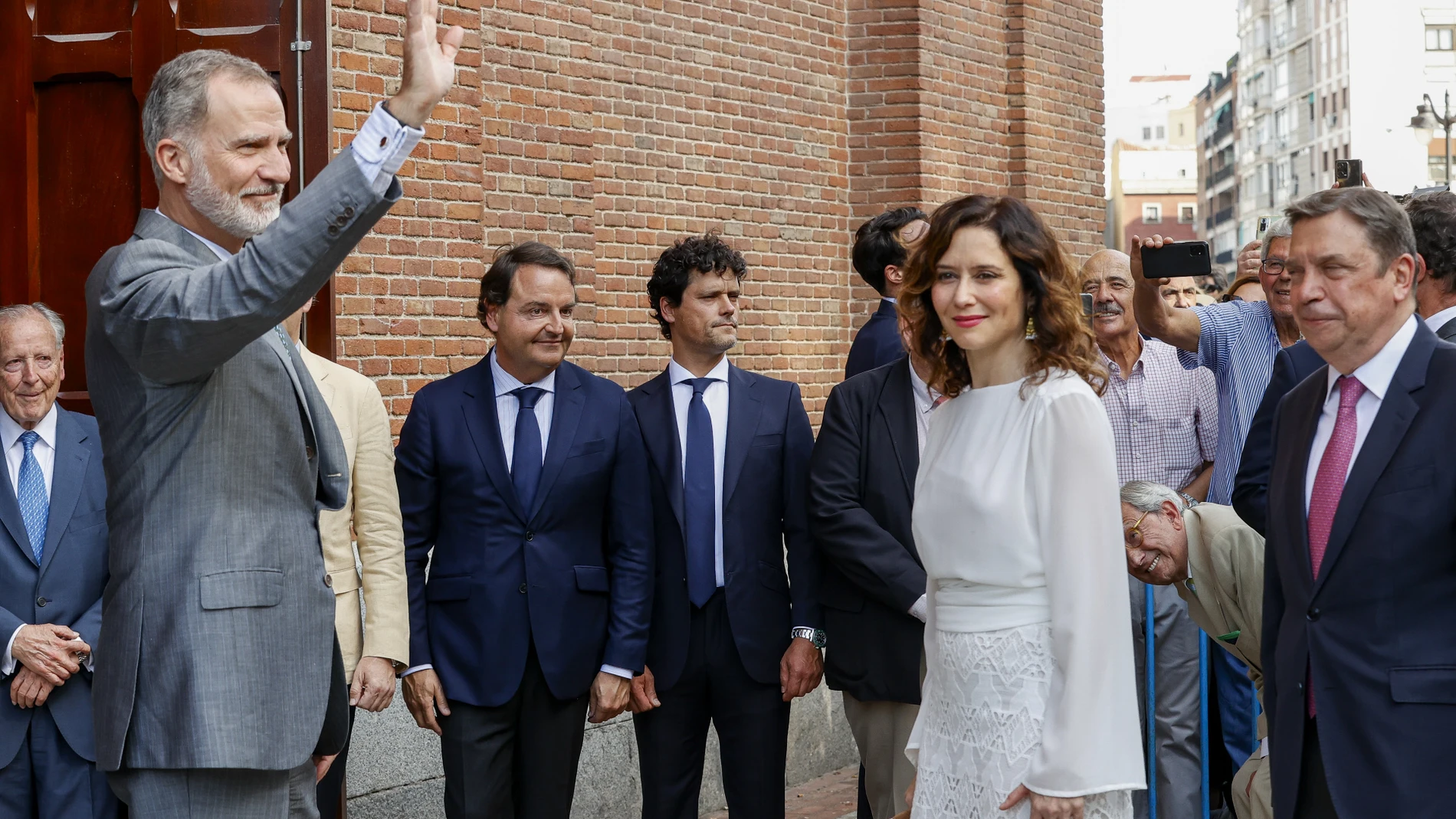 El look de Isabel Díaz Ayuso para una tarde de toros.