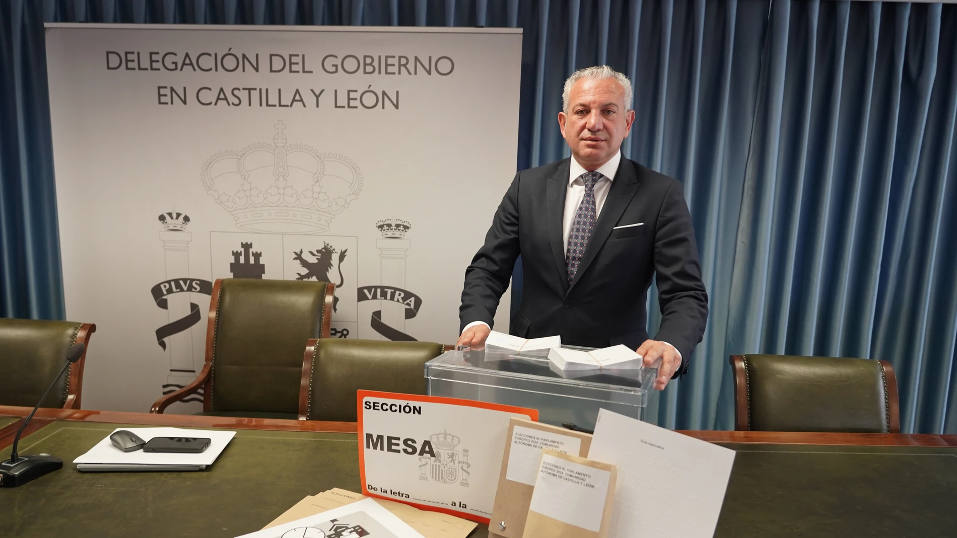 El delegado del Gobierno en Castilla y León, Nicanor Sen, presenta el dispositivo autonómico especial con motivo de la celebración de las elecciones al Parlamento Europeo el próximo domingo 9 de junio