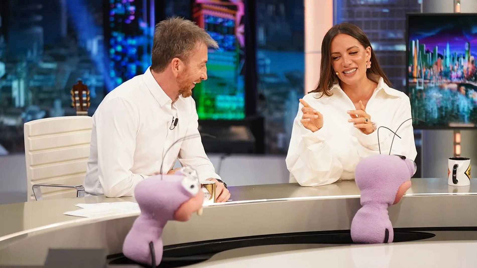 Pablo Motos con María Hervás en 'El Hormiguero'