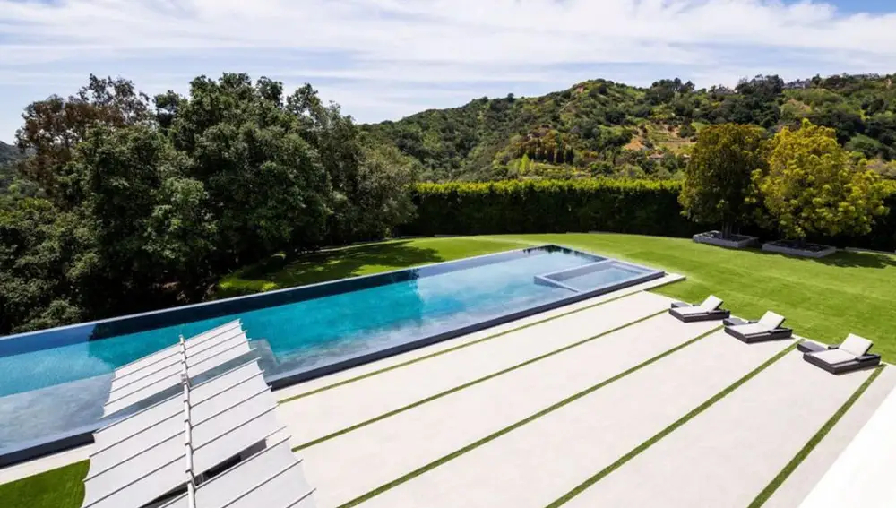 Imagen de la mansión de Jennifer López y Ben Affleck en Beverly Hills