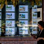 Economía.- La compraventa de vivienda sube un 23,8% en abril y las hipotecas un 29%, según los registradores