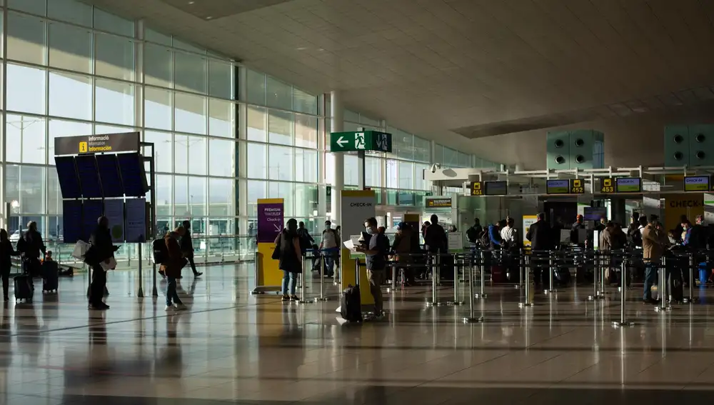 Cancelaciones y retrasos en el aeropuerto de Barcelona por lluvias intensas en el litoral