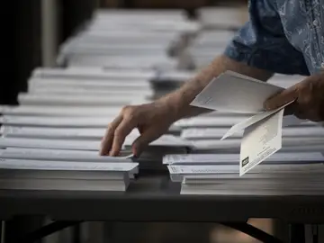 Vista de unas papeletas en un colegio electoral de la comunidad Vista de unas papeletas en un colegio electoral de la comunidad