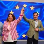 Juanma Moreno celebra junto a Carmen Crespo el triunfo del PP en Andalucía en las elecciones europeas del 9J