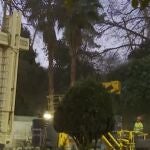 Trabajos para desplazar la Cruz de los Caídos hasta una nueva ubicación, el 4 de enero de 2023