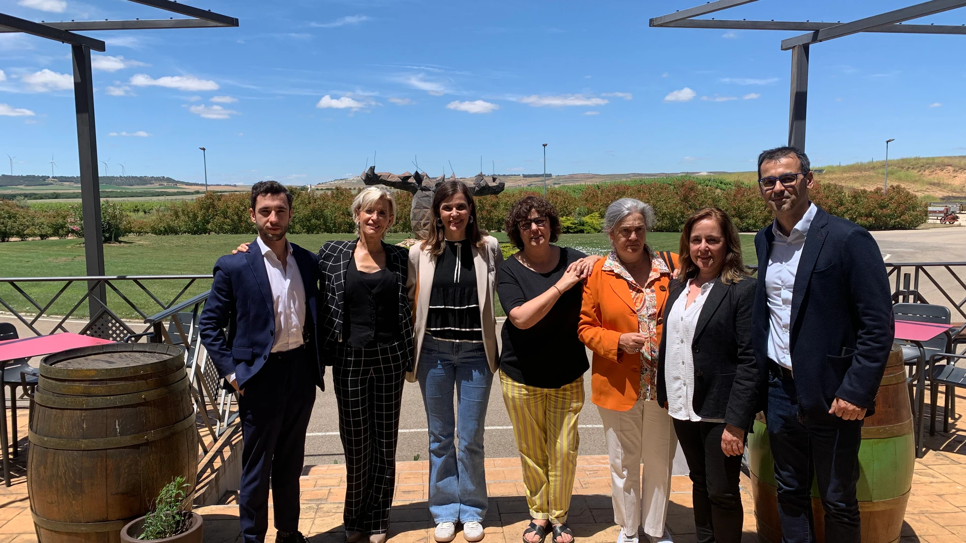 Participantes del encuentro de cooperación cultural de “Castilla y León Importa” celebrado en Bodegas Copaboca (Tordesillas)