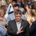 GRAF6761. COLLIURE (FRANCIA), 07/06/2024.- El ex presidente de la Generalitat Carles Puigdemont durante un acto de campaña de JxCat en Colliure (Francia), este viernes. El cabeza de lista de JxCat a las elecciones europeas, Toni Comín, ha emplazado este viernes a los comunes a que "no repitan en la Mesa del Parlament" la votación "del Ayuntamiento de Barcelona" que hizo alcalde de la capital catalana al socialista Jaume Collboni con la colaboración del PP. EFE/ David Borrat
