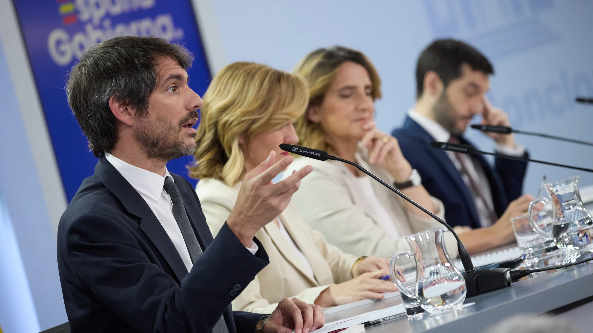 (I-D) El ministro de Cultura, Ernest Urtasun; la portavoz del Gobierno y ministra de Educación, Formación Profesional y Deportes, Pilar Alegría; la vicepresidenta tercera y ministra para la Transición Ecológica y el Reto Demográfico, Teresa Ribera; y el ministro de Derechos Sociales y Agenda 2030, Pablo Bustinduy; durante una rueda de prensa posterior a la reunión del Consejo de Ministros, en el Palacio de la Moncloa, a 11 de junio de 2024, en Madrid (España). El Consejo de Ministros, a propu...