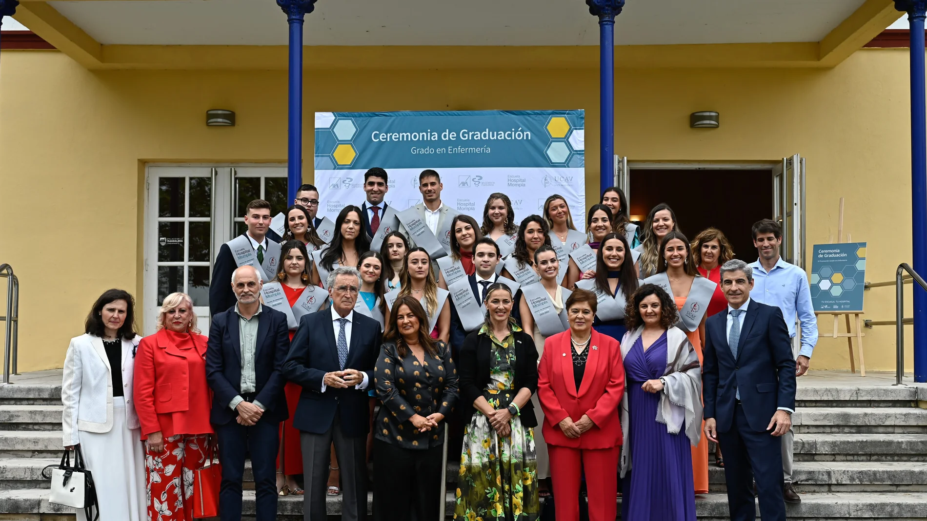 Graduación de la nueva promoción de la Escuela de Enfermería de Hospital Mompía