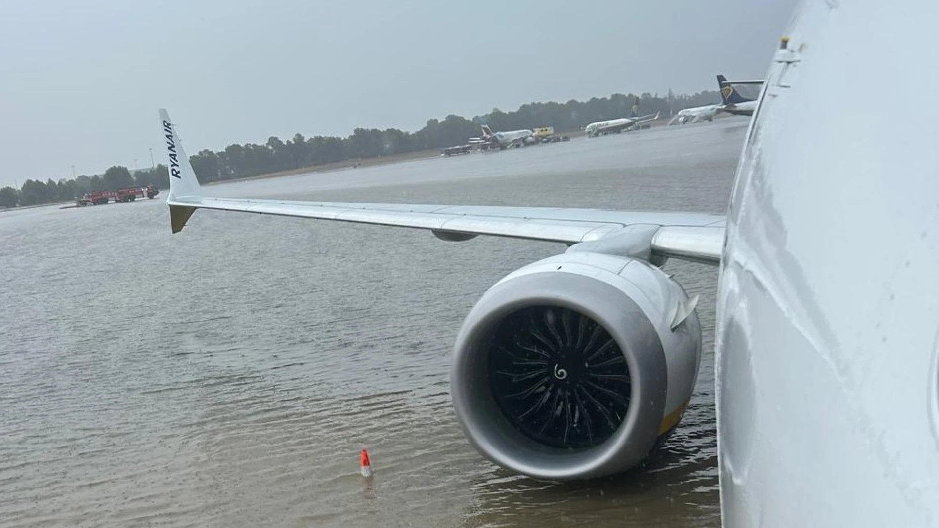 Imagen del aeropuerto de Palma inundado