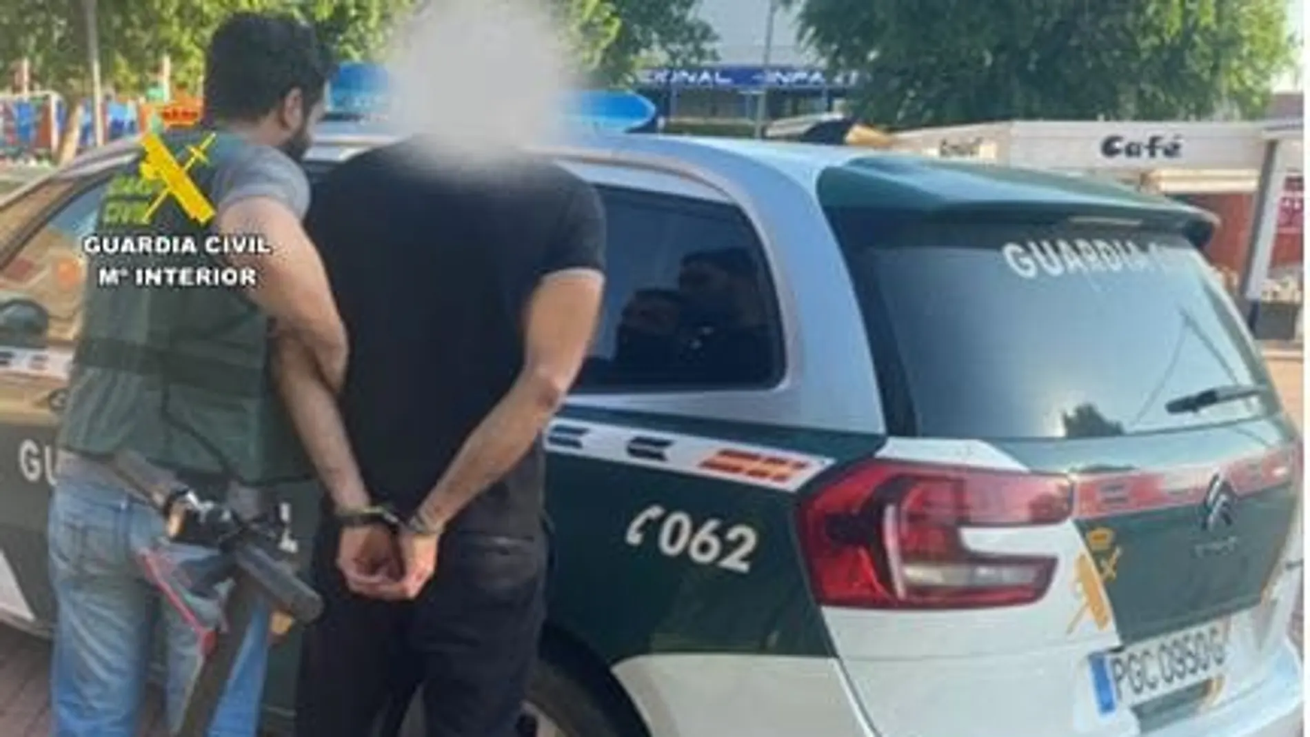Momento de la detención por parte de la Guardia Civil